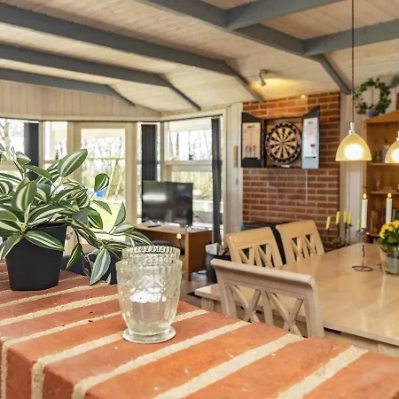 Feriehus Three-bedroom In øster Assels 1