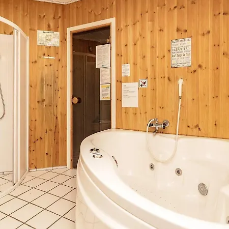 Three-bedroom In Oster Assels 1 Holiday home *