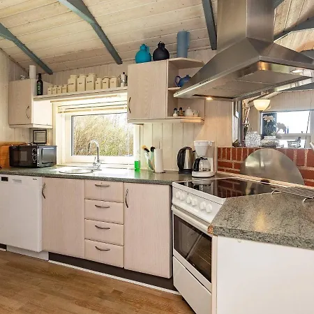Feriehus Three-bedroom In øster Assels 1