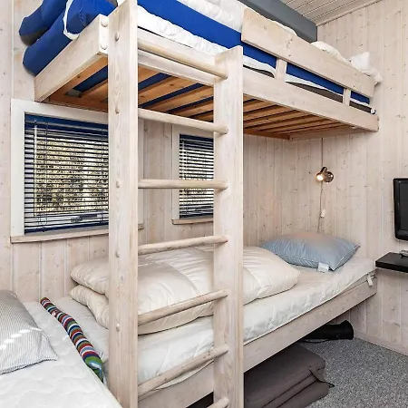 Three-bedroom In øster Assels 1 Feriehus *
