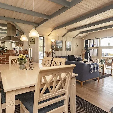 Fjordview Retreat With Casa de Férias Sillerslev